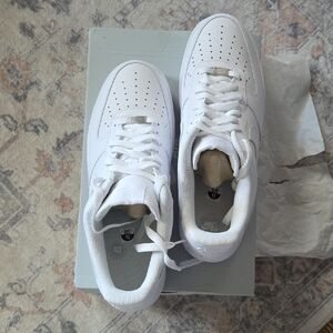 MENS Nike White Athletic Shoes